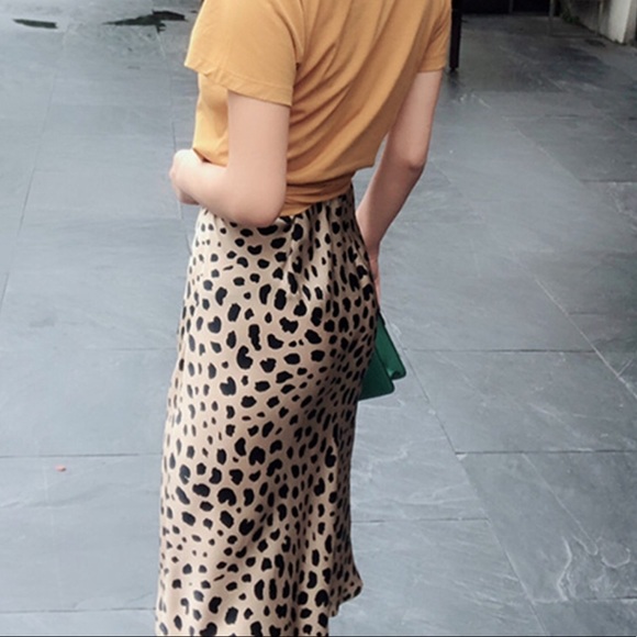 New Arrival! Cheetah Animal Print Midi Slip Skirt - Picture 4 of 8